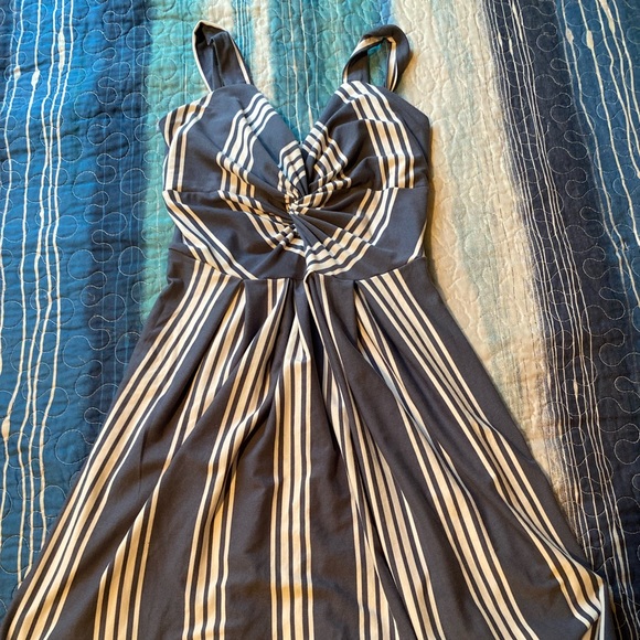 Dress - Picture 6 of 6